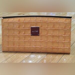 Miche “Chloe” Classic Shell with bamboo faux leather and silver hardware. NWOT